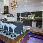 Islamlar Village 2 Bedroom With Pool Jacuzzi Table Tennis Villa
