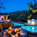 Islamlar Village 2 Bedroom With Pool Jacuzzi Table Tennis *